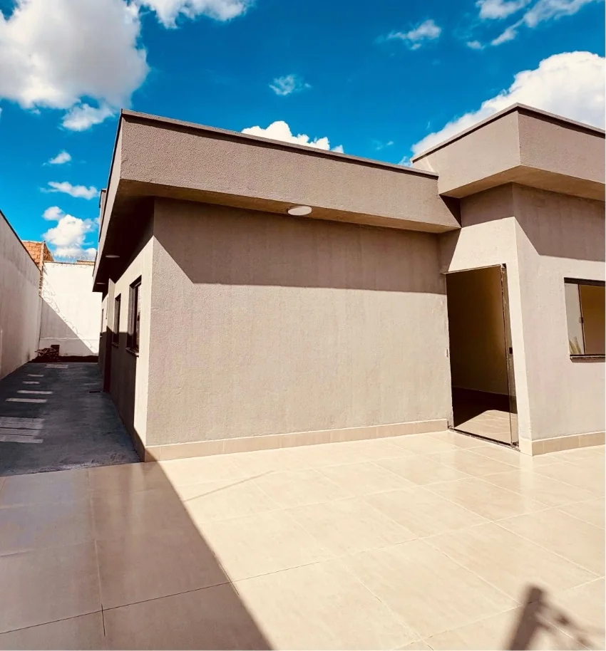 Casa nova vista da área externa